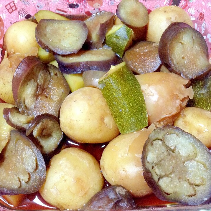 レンジで簡単♪新じゃがいもとズッキーニと茄子の煮物